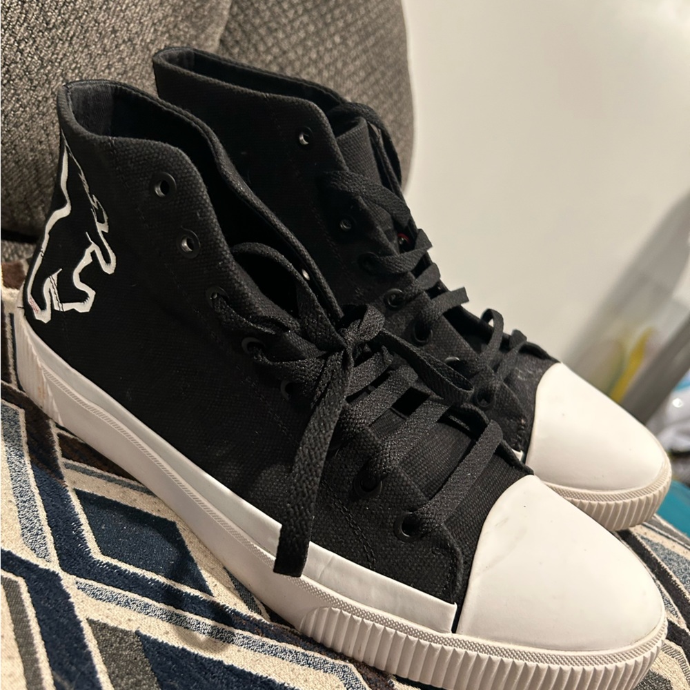 Hugo boss men’s zero high top bear sneakers size 12. only wore once